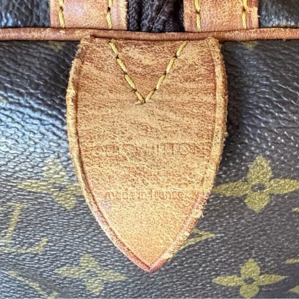 💯Authentic Louis Vuitton Brown Monogram Travel Bag certified by Poshmark - Picture 8 of 11